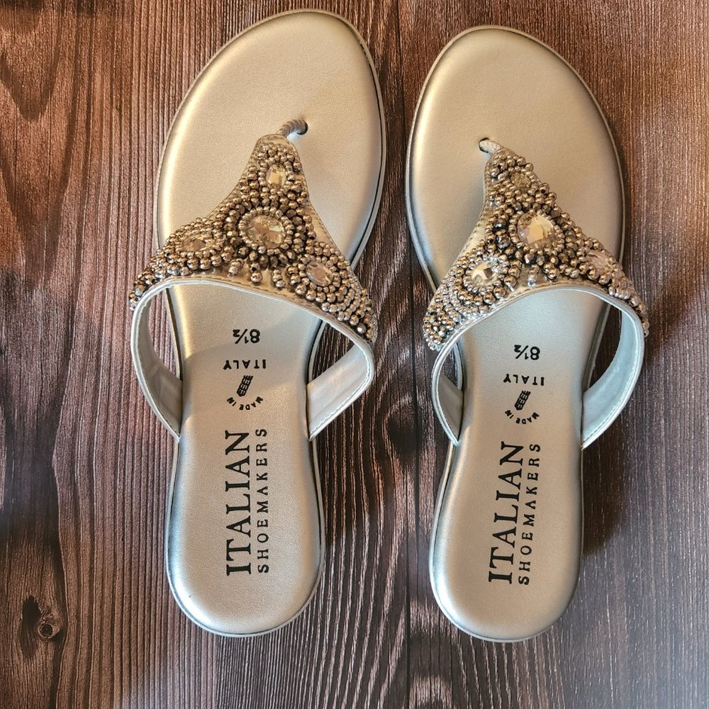NEW Italian Shoemakers Silver Thong Sandals 8 1/2